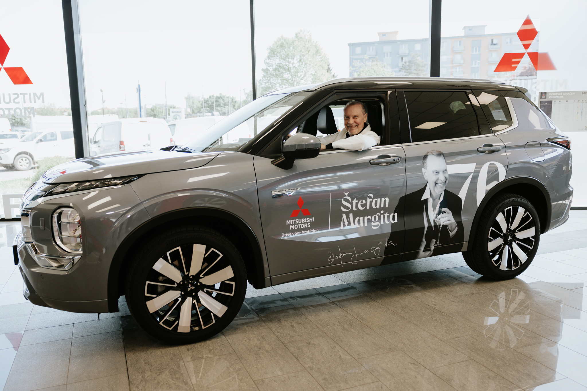 Nové Mitsubishi OUTLANDER PHEV 4X4 - Štefan Margita